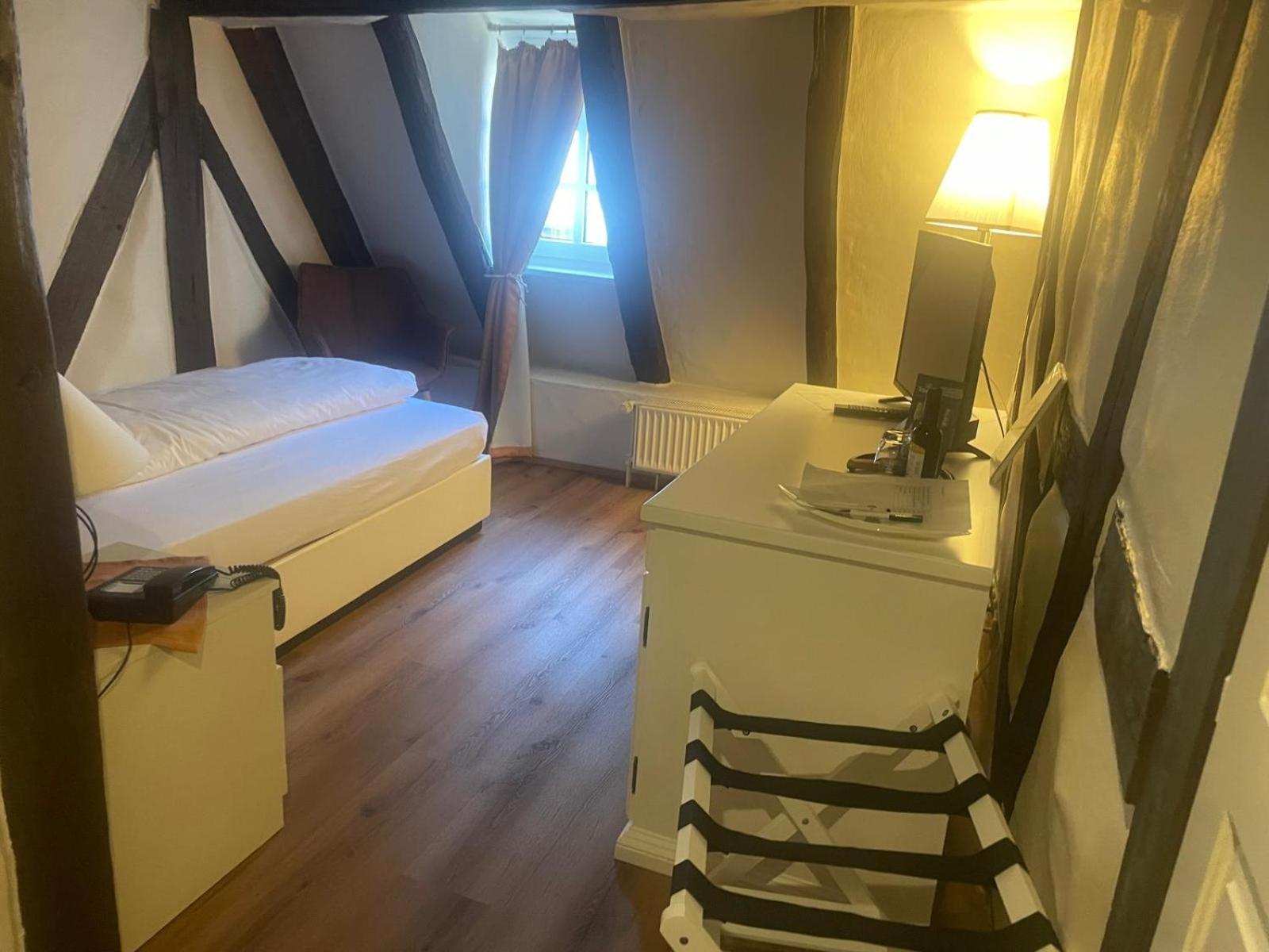 Hotel Restaurant Altes Badhaus 에베르바흐 외부 사진